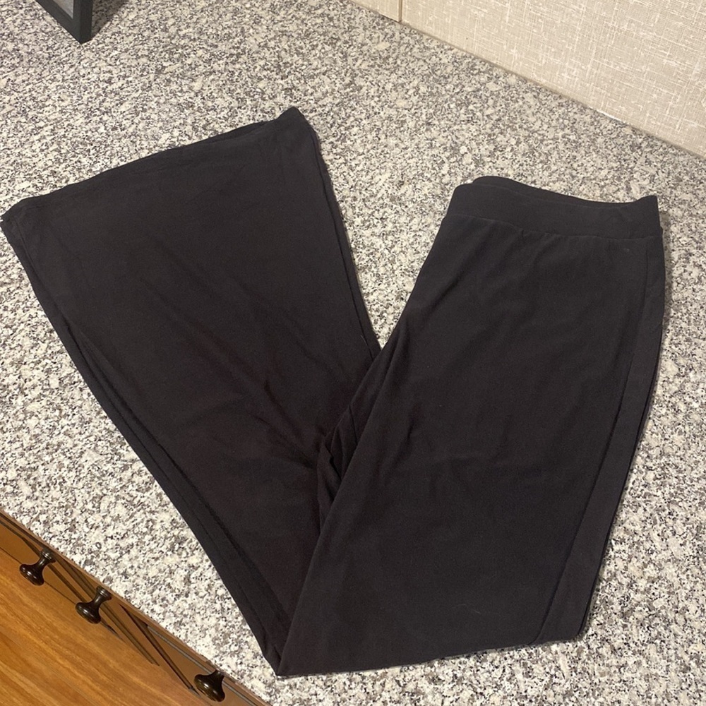 GILI Black Knit Flared Pull-on Pants